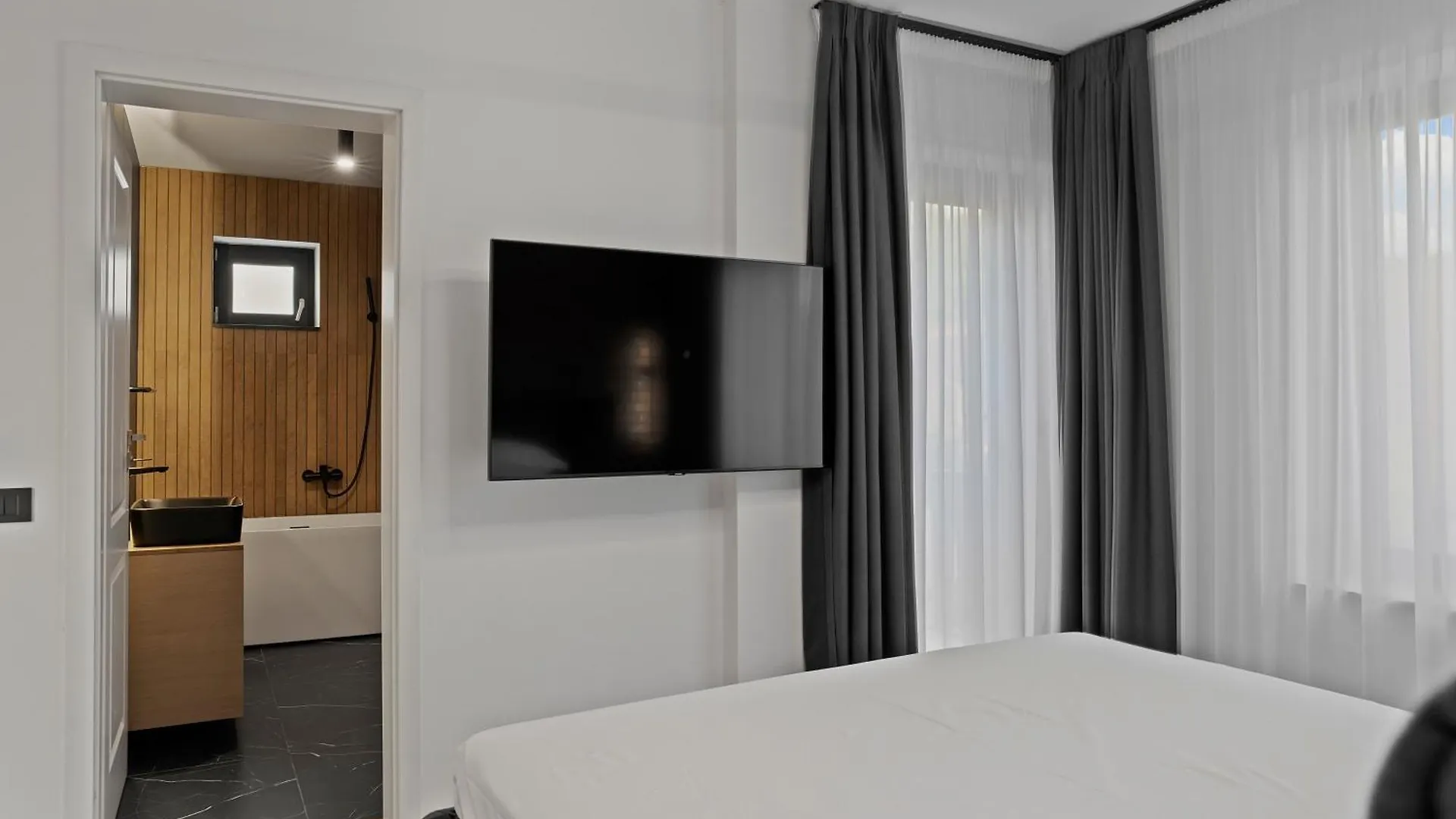Luxurious Villa Near Therme Spa & Airport Corbeanca
